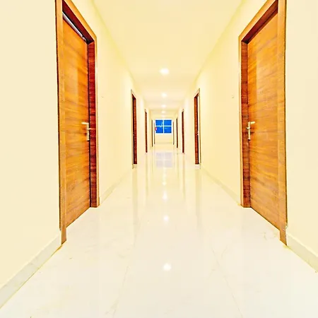 Super Collection O Sanath Nagar Near Railway Station Hotel